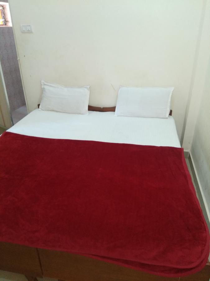 Red Lion Hotel Calangute Extérieur photo