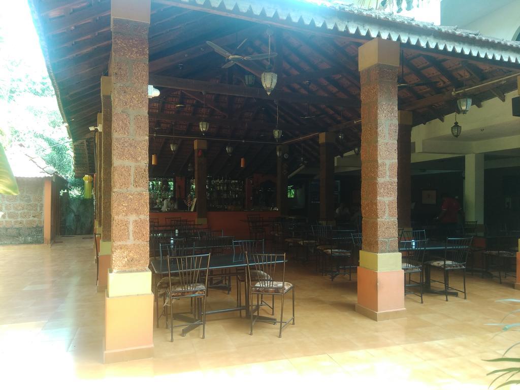 Red Lion Hotel Calangute Extérieur photo